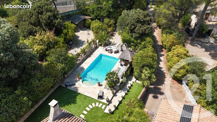 Propriété 5 pièces 207 m² — 16