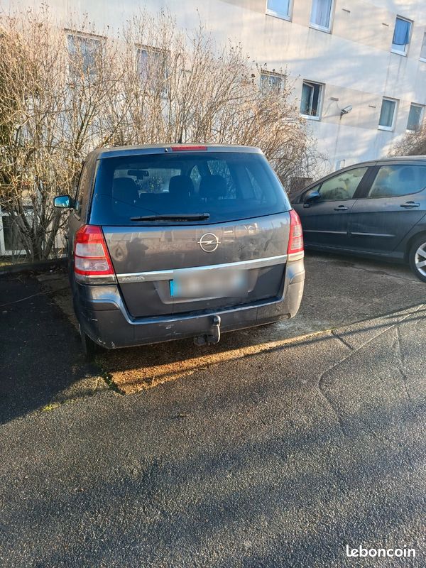 Opel Zafira essence (image 2)