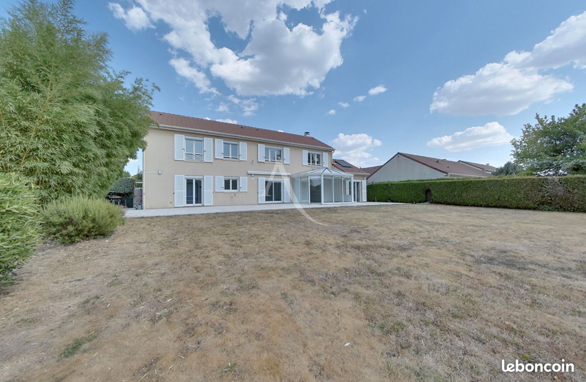 Maison 7 pièces 200 m² · à Ozoir-la-Ferrière · 200 m² · 659 000 €