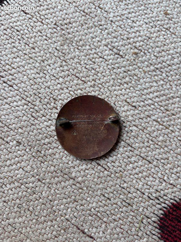 Broche Ancienne En Métal Argenté Style Celte / Breton - Bijou Vintage, Dorure Légèrement Usée Au Centre