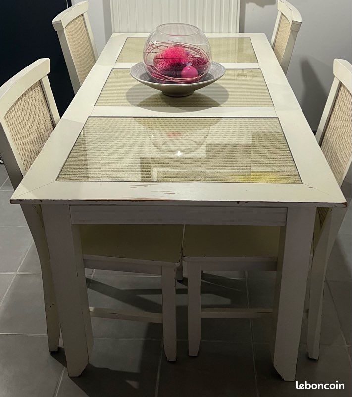 Table et chaises (image 1)