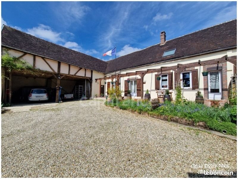Maison 6 pièces 227 m² · à Arces-Dilo · 227 m² · 314 000 €