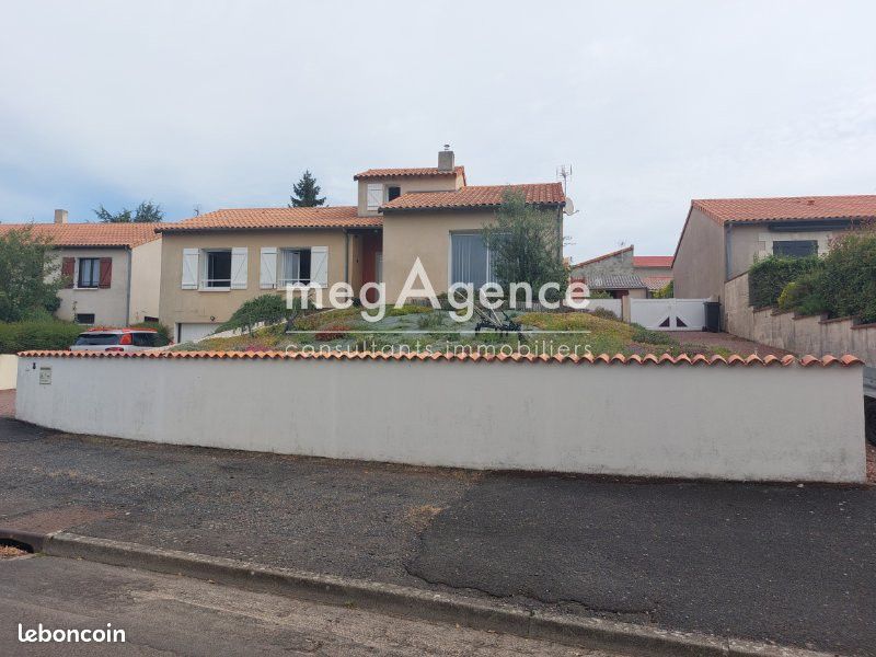 Maison 6 pièces 108 m² - Thouars 79100 (image principale 0)