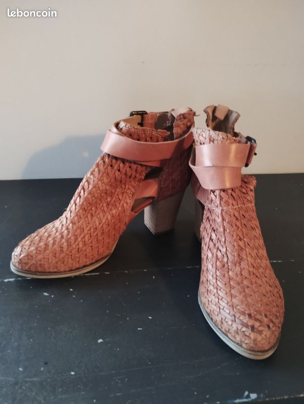 Boots (image 2)