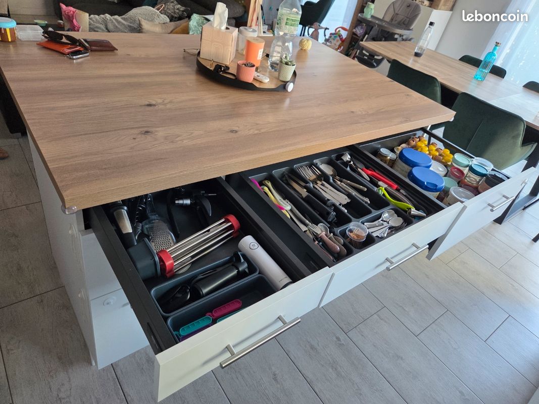 Îlot centrale de cuisine + 2 tabourets (image 3)