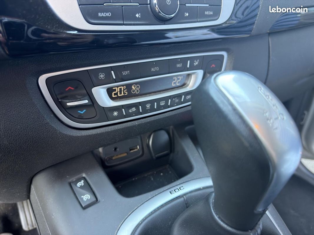 Renault Grand Scenic 1.5 dCi 110ch Bose EDC Euro6 7 places "Boite Automatique" (image 10)