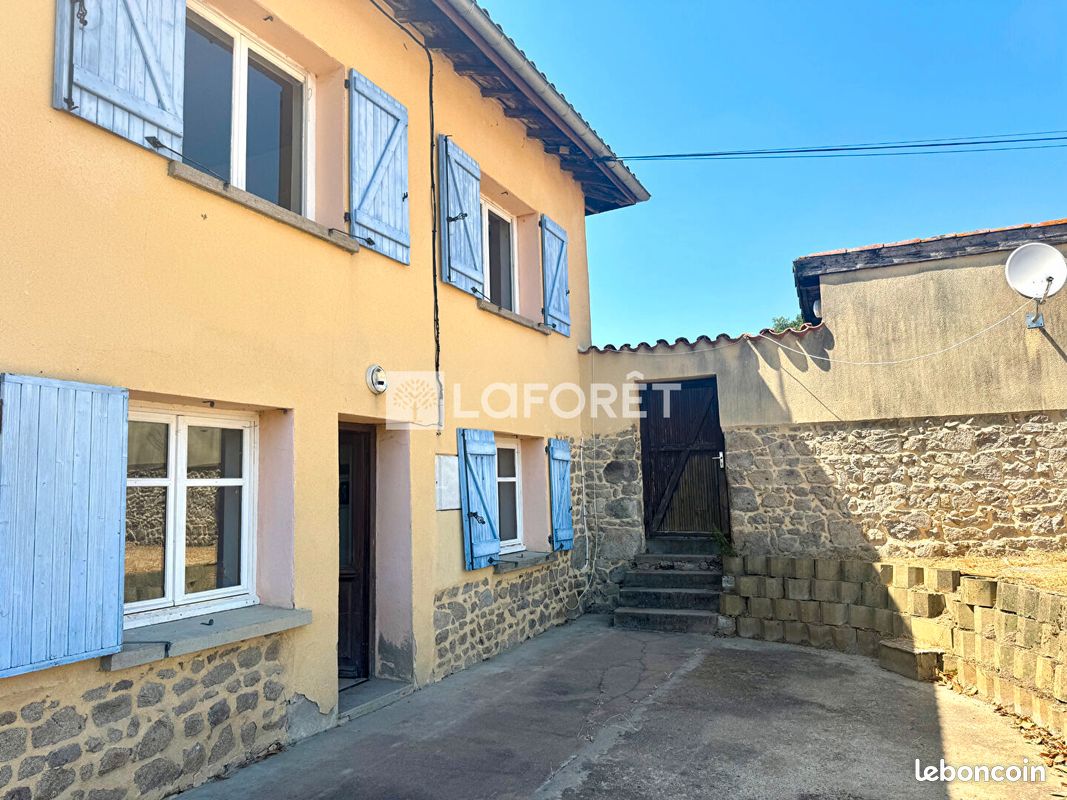 Maison 4 pièces 103 m² · à Haute-Rivoire · 103 m² · 150 000 €