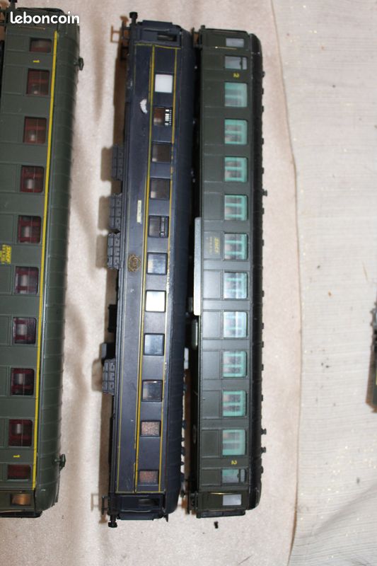 TRAM 2220 Voiture SNCF UIC B10 2éme Classe Compartiments 1/87