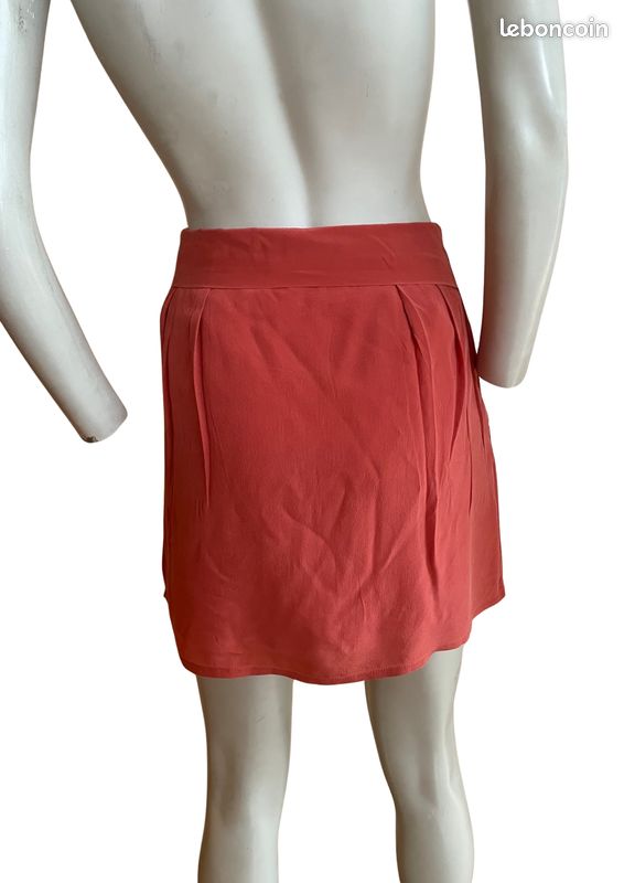 Jupe BEL AIR Adna en soie corail – Taille 2 – Coupe portefeuille plissée (image 3)