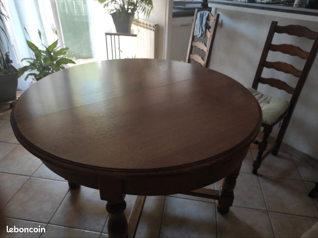 A vendre table ronde super état 120 160avec rallonge 80euros (image 1)
