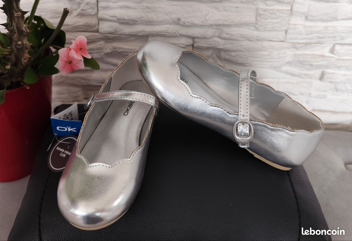 Ballerines Okaïdi neuves argentées en cuir
pointure
31 (image 1)