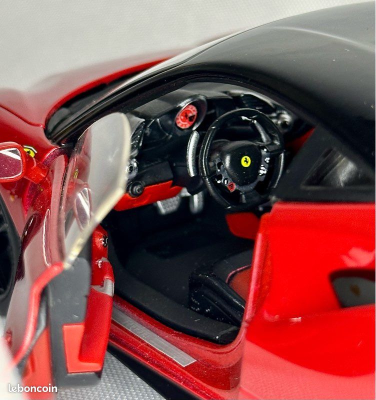 Ferrari 488 GTB Rouge 1/18 - Burago Signature Series - Occasion