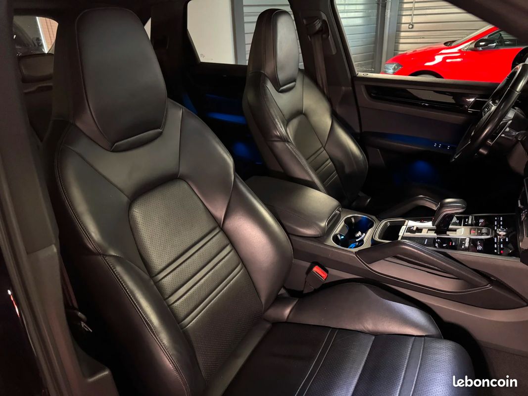 PORSCHE CAYENNE E-Hybrid 3.0 V6 462 ch Tiptronic BVA S / SUIVI PORSCHE (image 26)