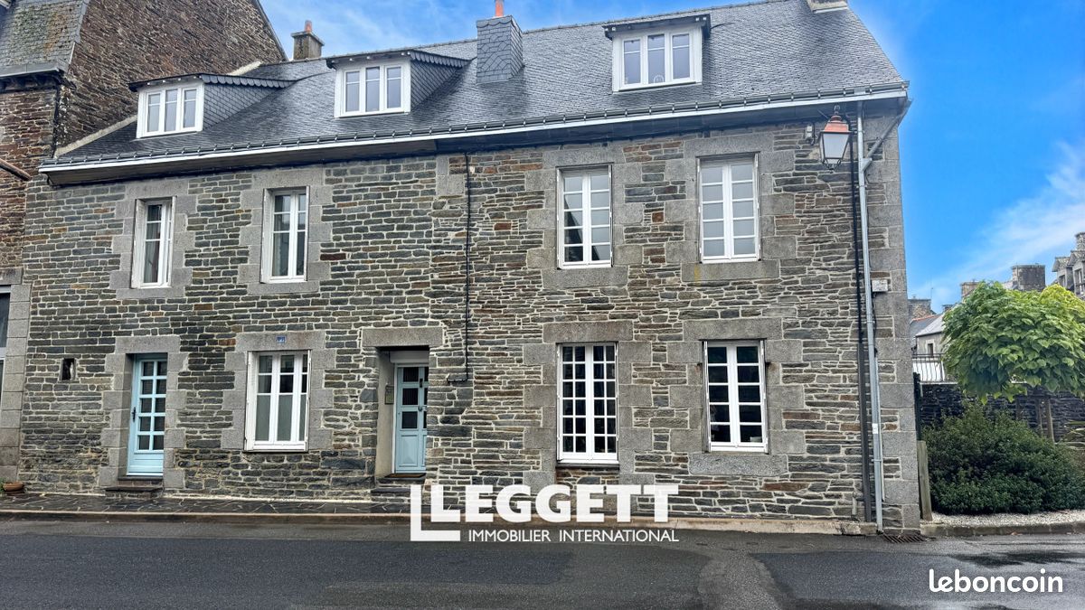 Maison 9 pièces 290 m² · à Gouarec · 290 m² · 283 550 €