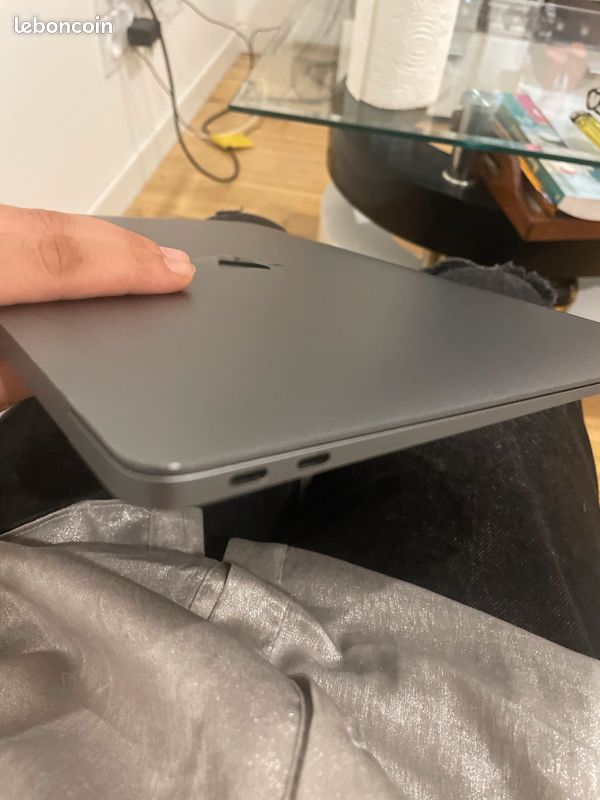 MacBook Air 2020 (image 7)