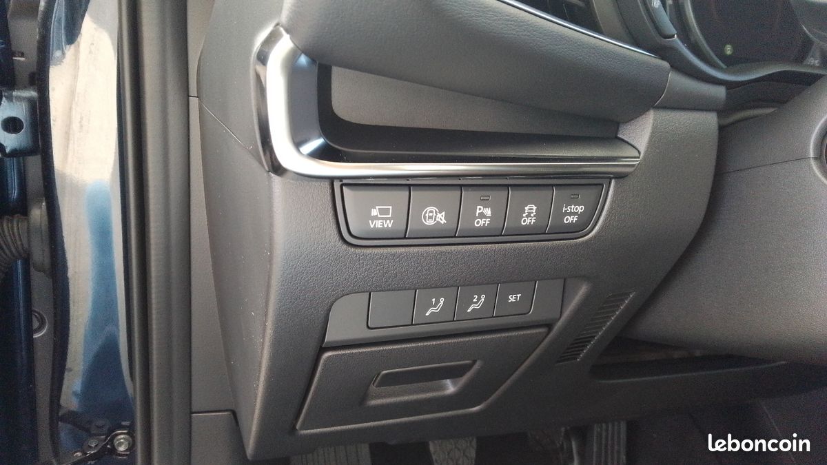 MAZDA Mazda3 5 portes 2.0L e-SKYACTIV-X M Hybrid 186 ch BVM6 Takumi (image 14)