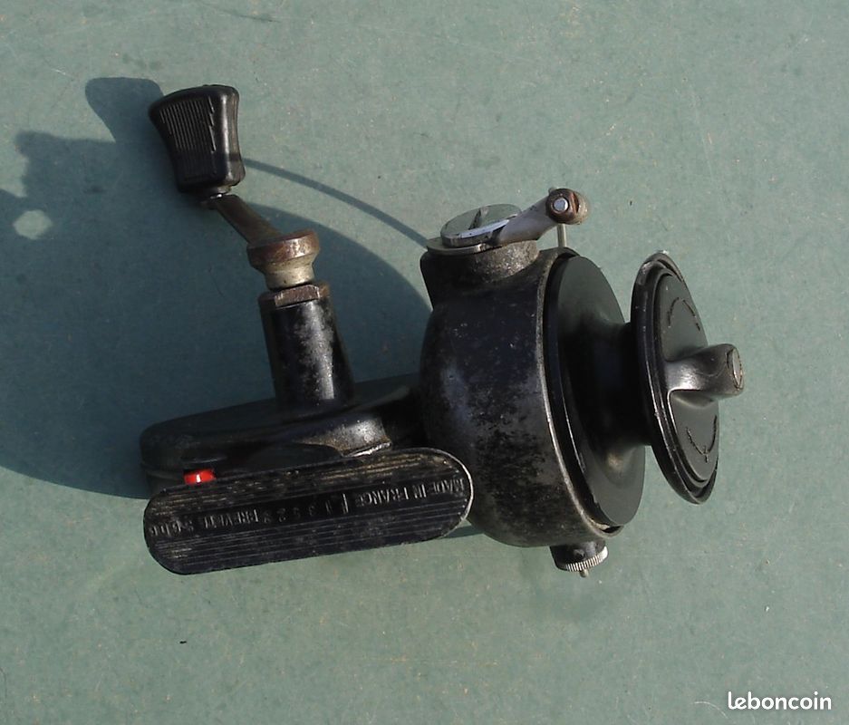 moulinet de pêche ancien BRETTON 804 DE LUXE 1er modèle