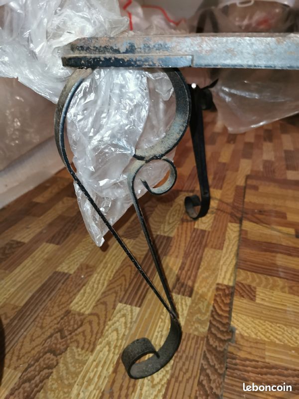 Table base (image 2)