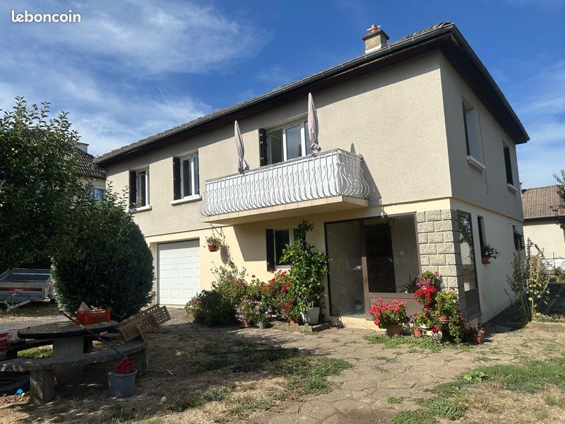 Maison 5 pièces 98 m² · à Saint-Flour · 98 m² · 180 000 €