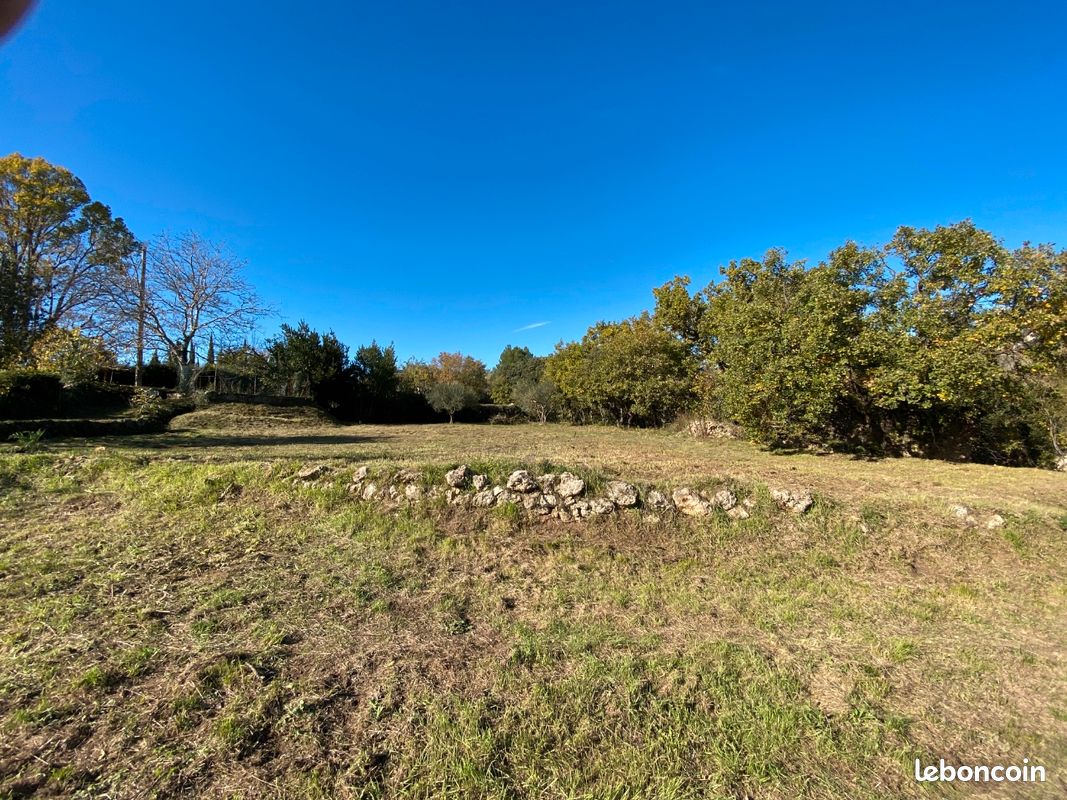 Terrain à bâtir · à Salernes · 145 000 €