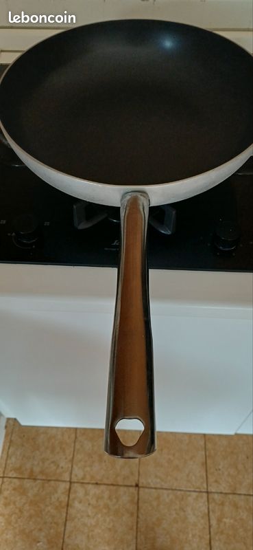 Grande poele (image 1)