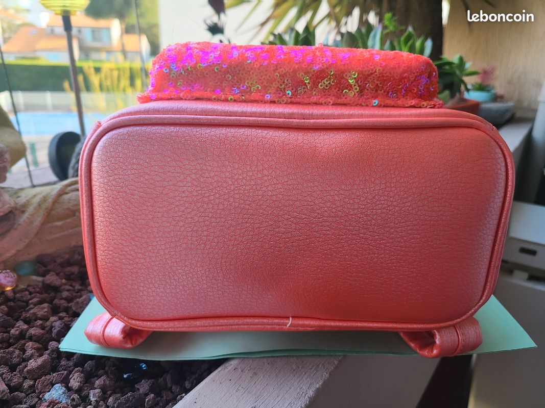 Sac Loungefly disney rose corail ariel (image 13)
