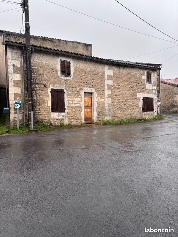 Maison 2 pièces 83 m² · à Ruelle-sur-Touvre · 83 m² · 59 000 €