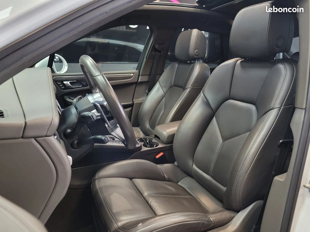 PORSCHE MACAN Diesel 3.0 V6 258 ch S PDK / SUPERBE ETAT - 2EME MAIN - ENTRETIEN PORSCHE - TOIT OUVRANT - BOSE (image 18)