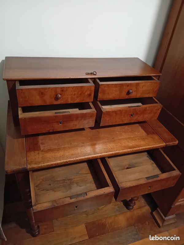 Bureau, secrétaire, "Bonheur du jour" ancien en noyer, style L.Philippe. Meuble d'antiquaire (image 3)