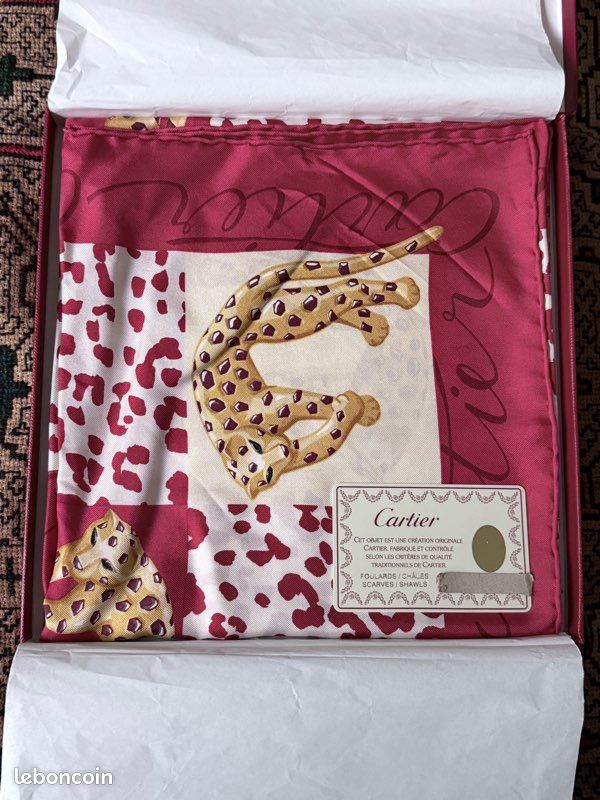 FOULARD CARRÉ CARTIER PANTHÈRE Soie 66cm VINTAGE 2002 | NEUF AVEC BOÎTE et DOCS (image 1)