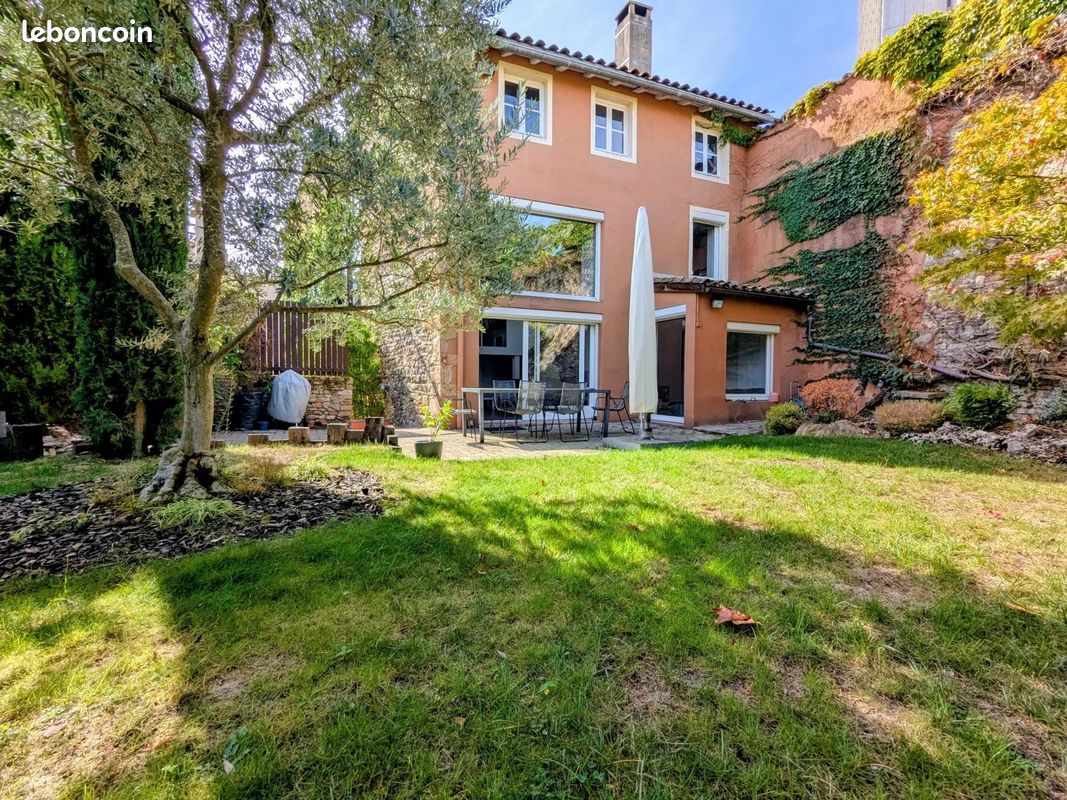 Maison 7 pièces 203 m² · à Mâcon · 203 m² · 530 000 €