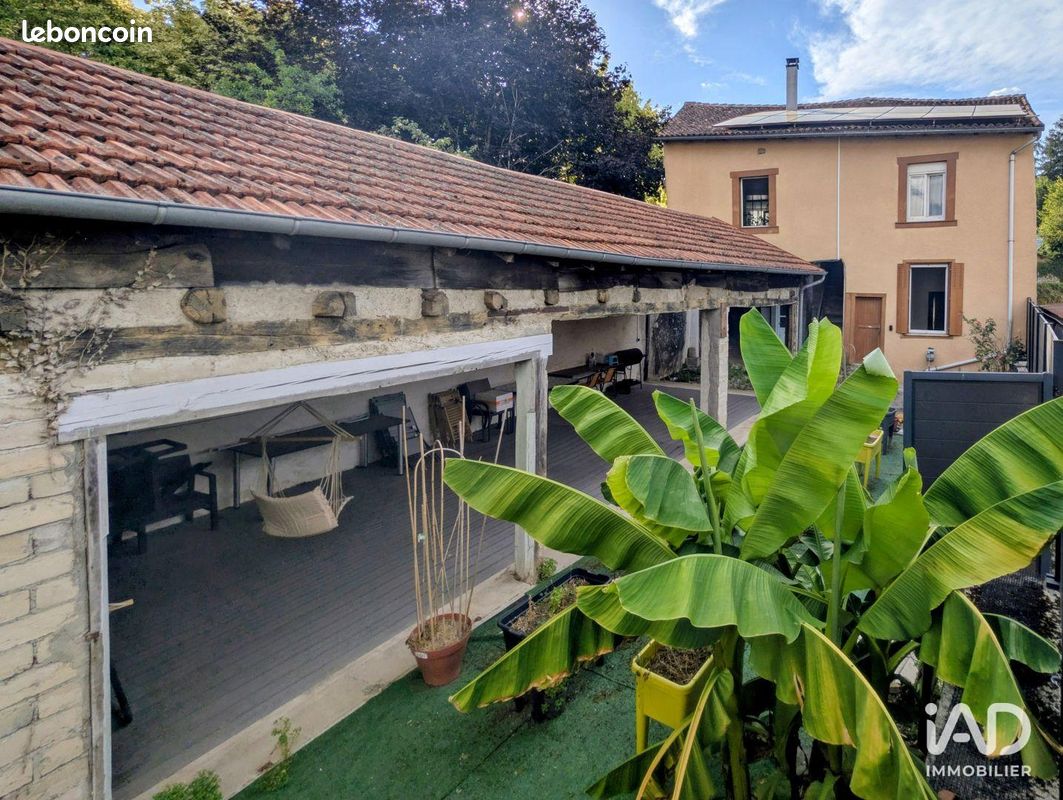 Maison 7 pièces 206 m² · à Saint-Léonard-de-Noblat · 206 m² · 140 000 €
