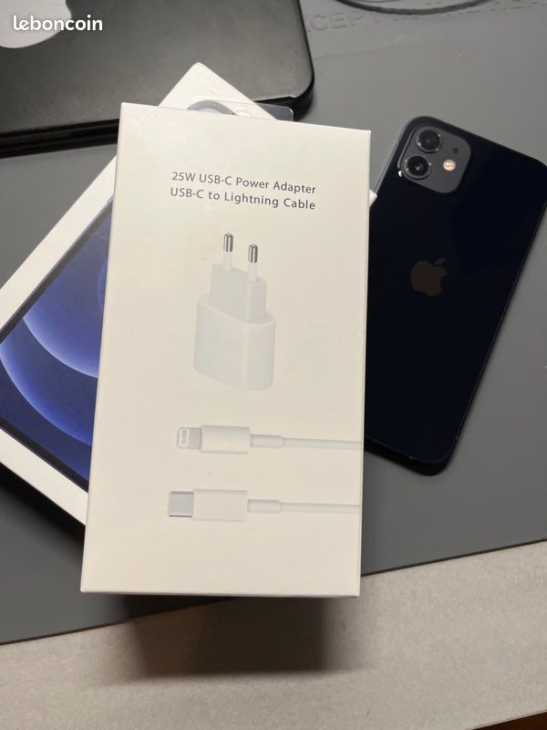 IPhone 12 en excellent état (image 8)