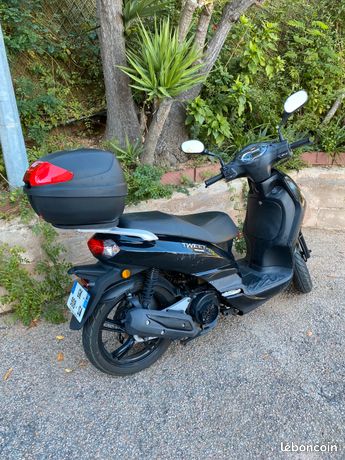 Yamaha Jog 50 R  Scooter Usada Preço € 1.400,00 - P36246 Motocastelo -  Andar de Moto