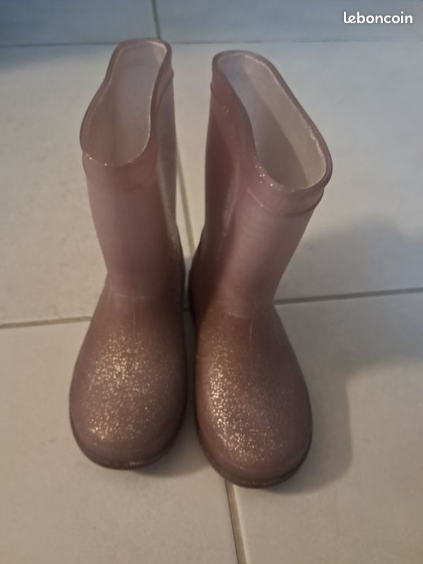 Vend bottes de pluie violette pâle à paillette 5 fille (image 2)