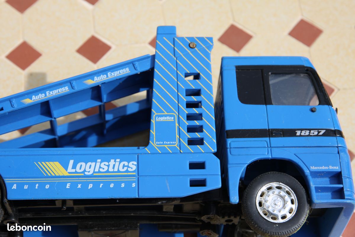 RARE, collection: camion porteur Mercedes-Benz, Logistics Auto