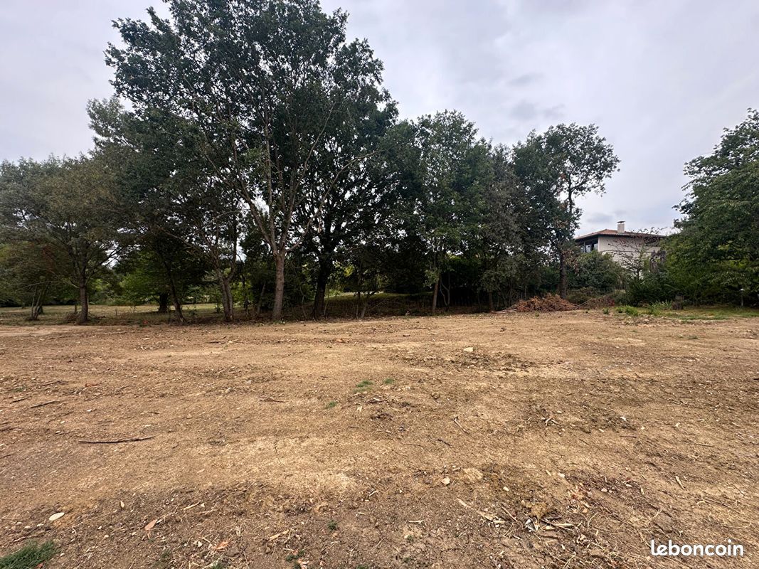 Terrain 700 m² · à Labège · 700 m² · 249 000 €