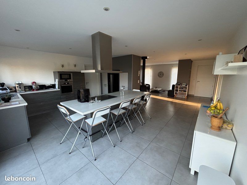 Maison 7 pièces 142 m² · à Beauregard-l'Évêque · 142 m² · 409 000 €