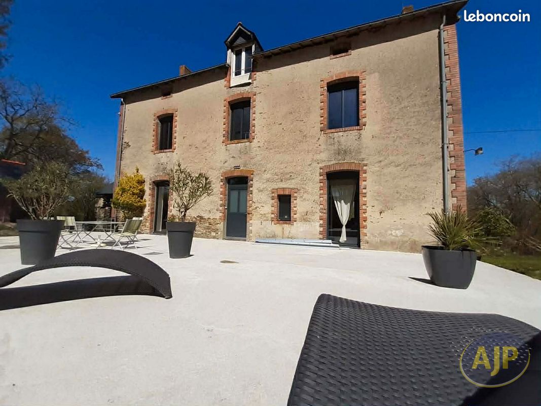 Maison 5 pièces 187 m² · à Ombrée d'Anjou · 187 m² · 267 000 €