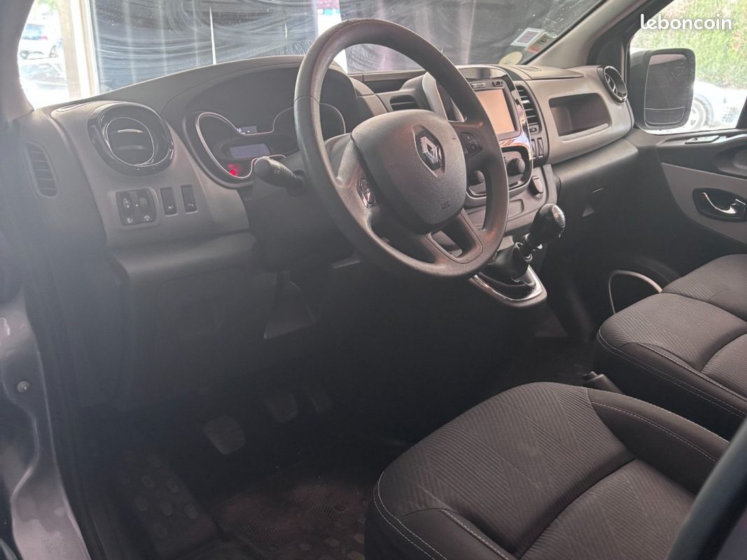 Renault trafic fourgon gn l2h1 1200 kg dci 145 energy e6 confort (image 10)