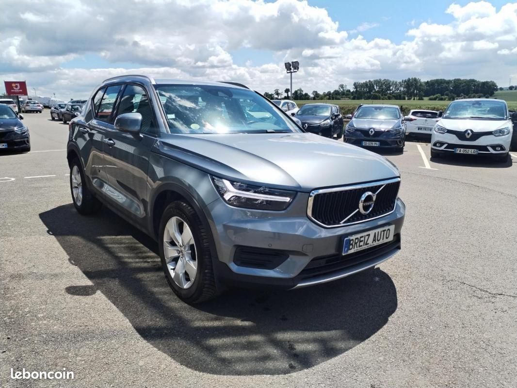 Volvo XC40 D3 150 MOMENTUM GEARTRONIC 8 (image 3)
