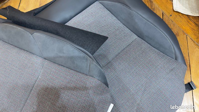 Housse de siège d origine Toyota corolla Touring sport 2025 (image 3)
