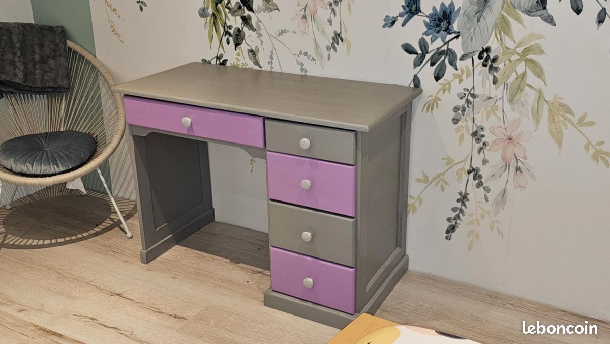 Bureau (image 2)