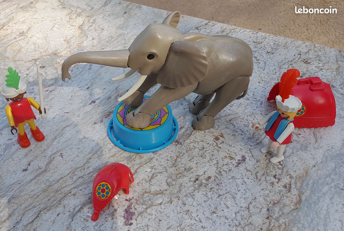 Lot Playmobil Vintage Cirque 1988 - Tabouret, Podium, Numéro D'éléphant, Set 3711, Occasion Bon état