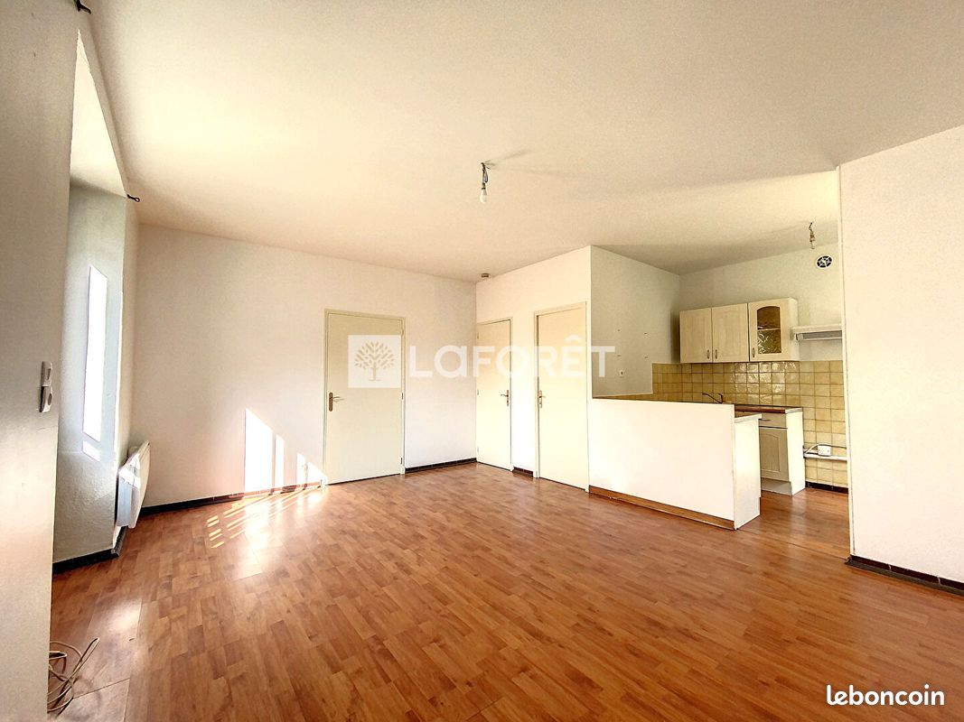 Appartement 3 pièces 57 m² · à Camaret-sur-Aigues · 57 m² · 570 €/mois