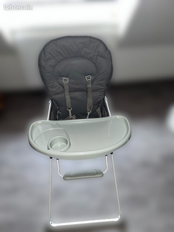 Chaise haute (image 1)