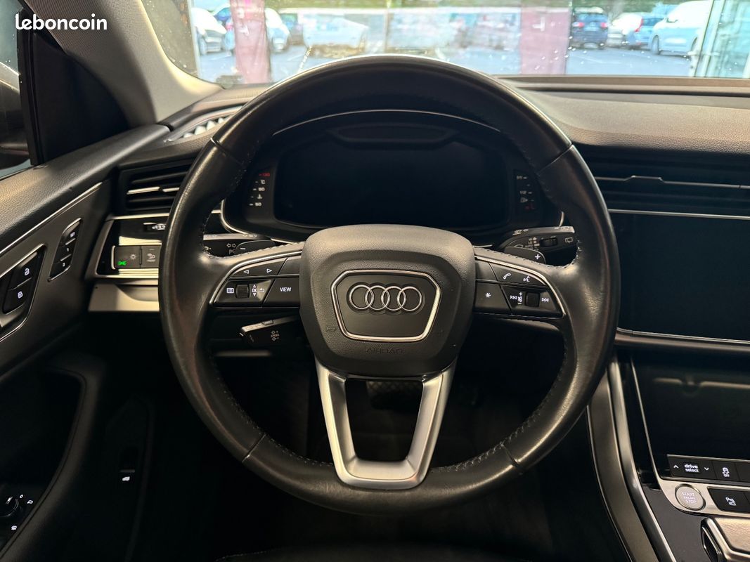 AUDI Q8 Q8 45 TDI 231 Tiptronic 8 Quattro / CarPlay / Caméra de recul / Sièges éléctriques (image 10)