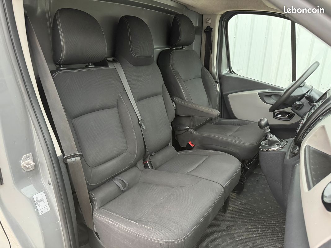 RENAULT TRAFIC III L1H2 CONFORT 1.6 DCI 120cv BV6 à 10000 HT et TVA 20% 2000 RÉCUPÉRABLE (image 4)