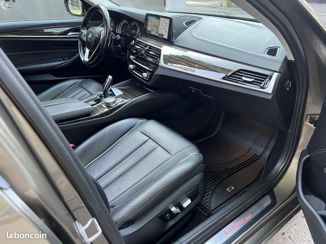 BMW SERIE 5 530d xDrive - BVA Sport Steptronic BERLINE G30 F90 Luxury PHASE 1 (image 11)