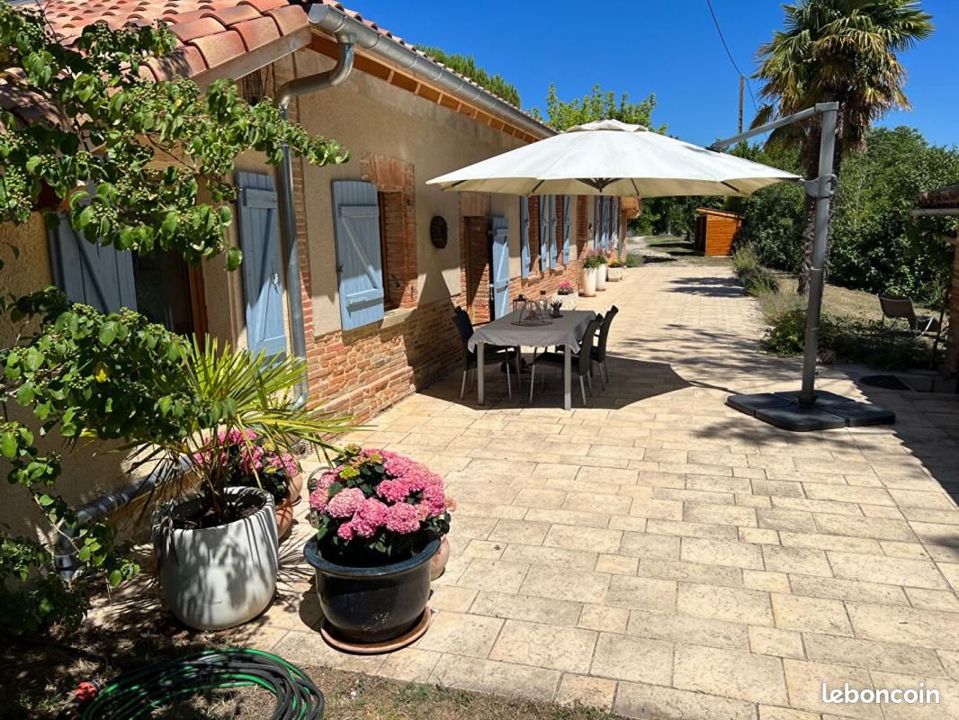 Maison 5 pièces 250 m² · à Pébées · 250 m² · 1 568 €/mois